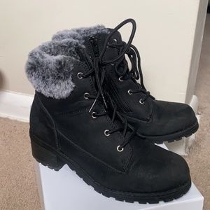 Girls boots